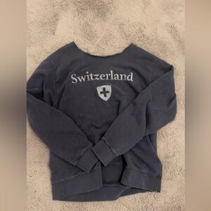 BRANDY MELVILLE OFF SHOULDER CREW